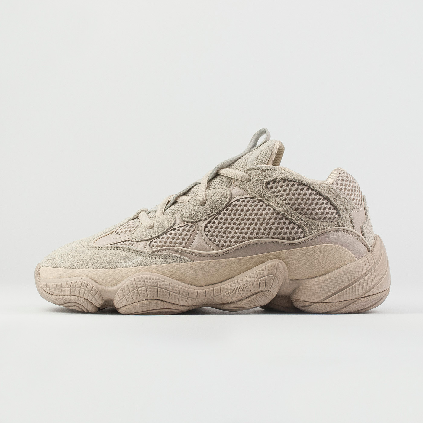 Yeezy Boost 500 Light Grey чаще выбирают клиенты