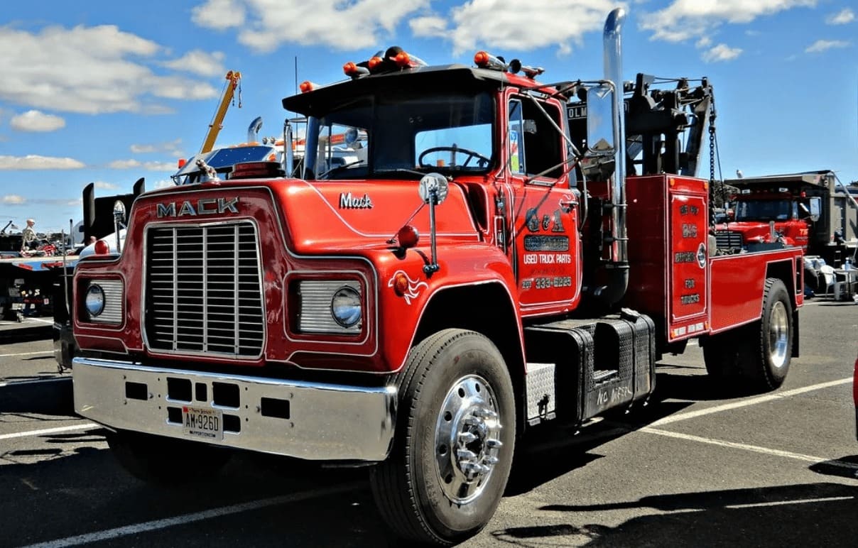 Эвакуатор MACK R750 Wrecker Holmes