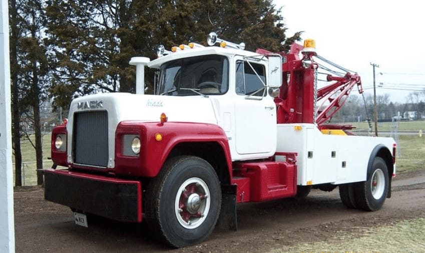 Эвакуатор MACK R600