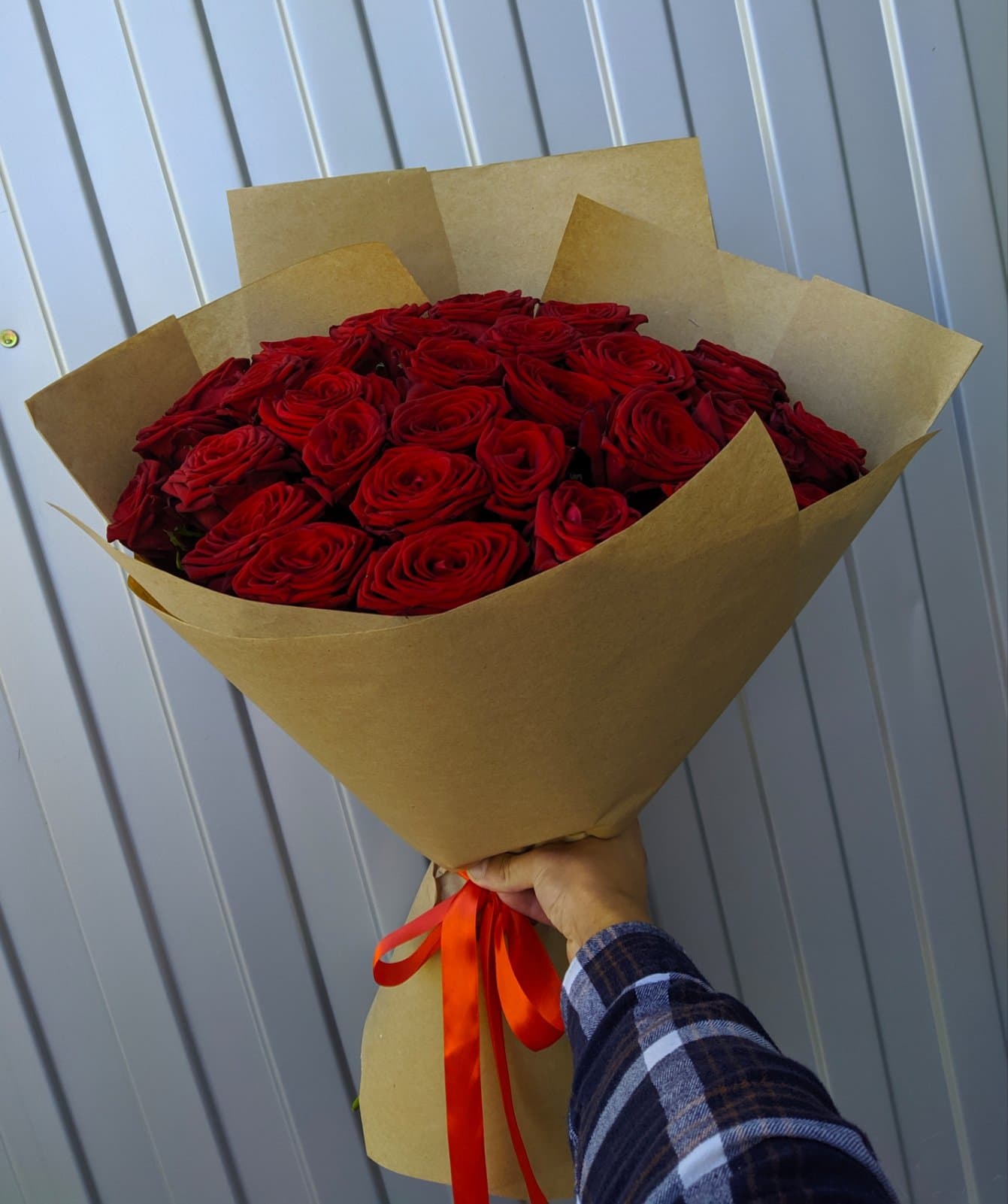31 роза Ред Наоми