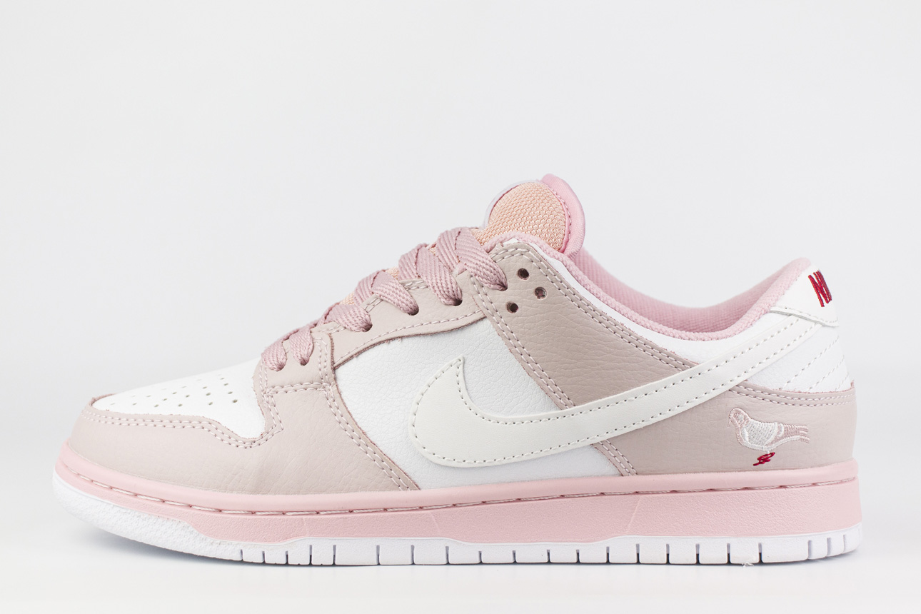SB Dunk Low Wmns Pink/White чаще выбирают клиенты