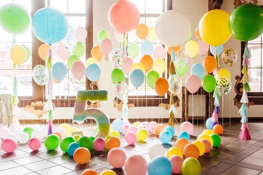Фото с воздушными шарами на день рождения