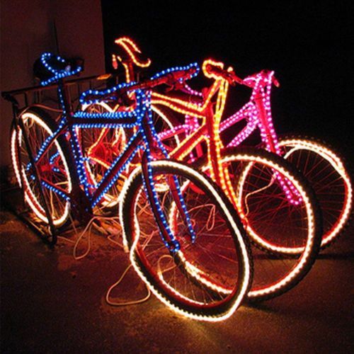 Светящийся арт-объект в виде велосипеде