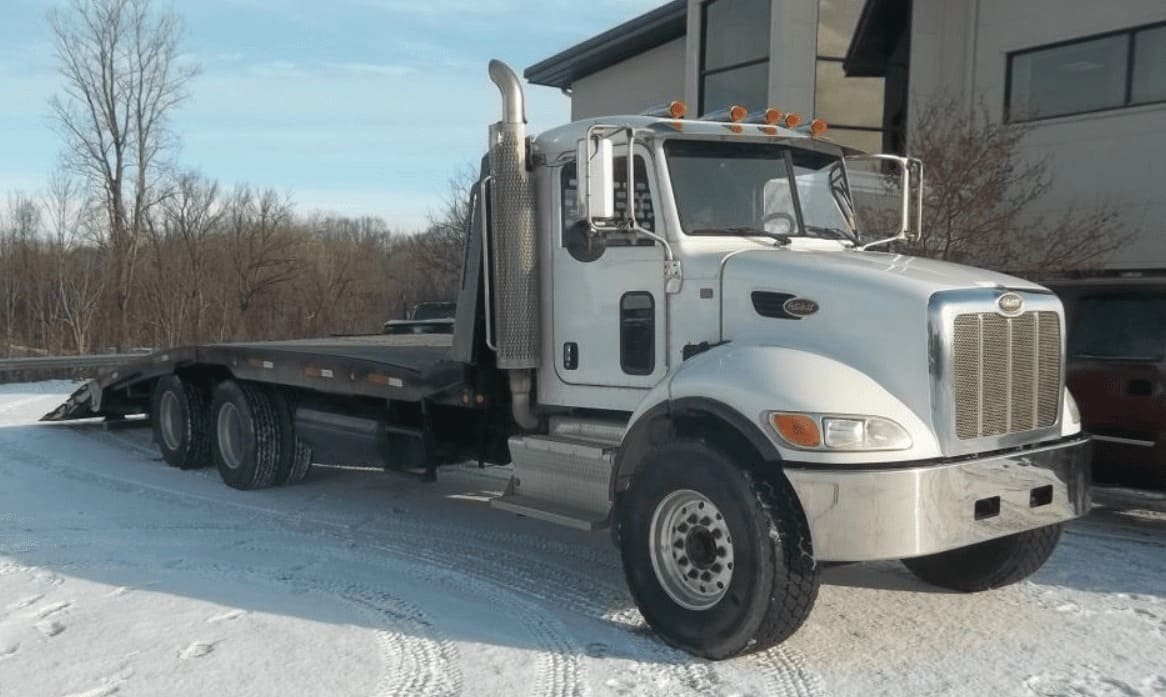 Эвакуатор Peterbilt 348