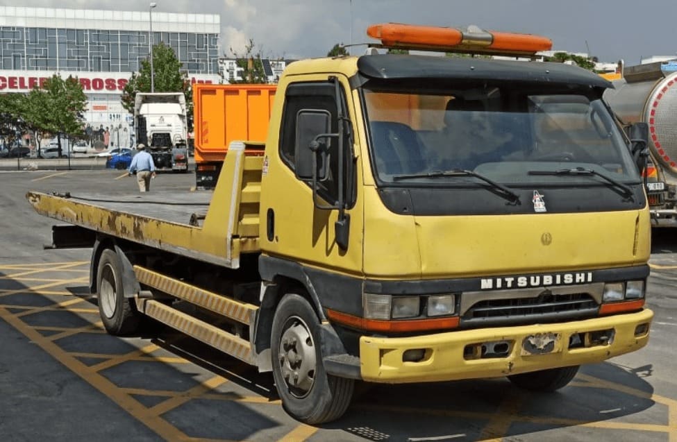 Эвакуатор Mitsubishi Canter