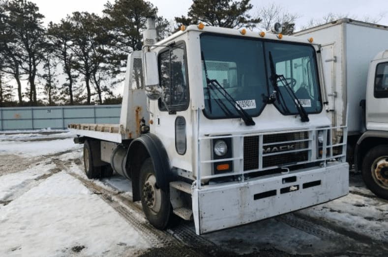 Эвакуатор MACK MR FLATBED