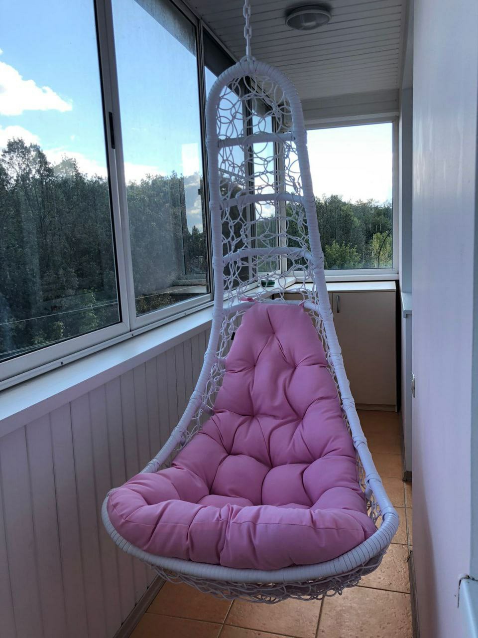 Подвесное кресло ЛЕПЕСТОК Стандарт цвет белый с розовой подушкой