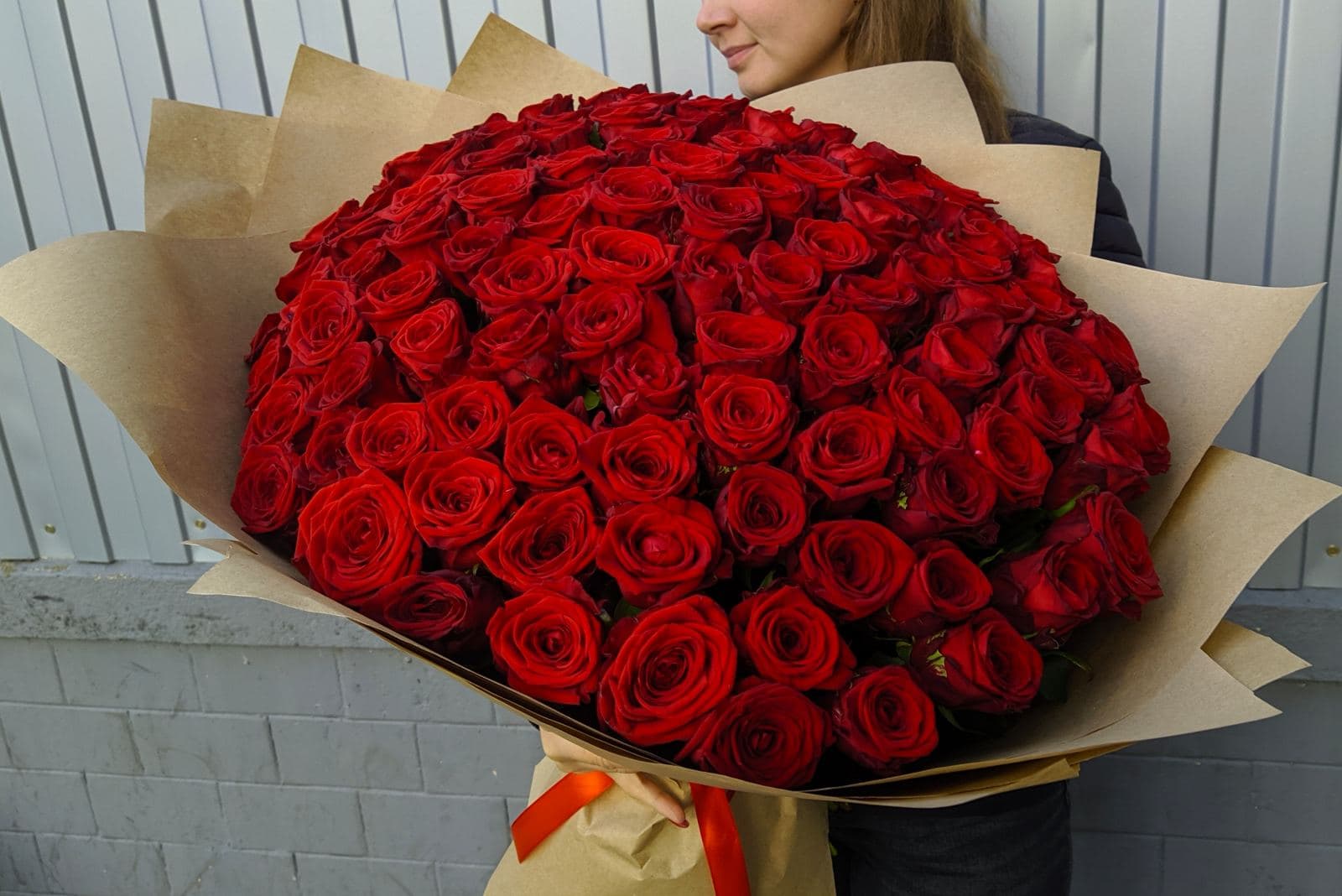 101 роза Ред Наоми красный букет