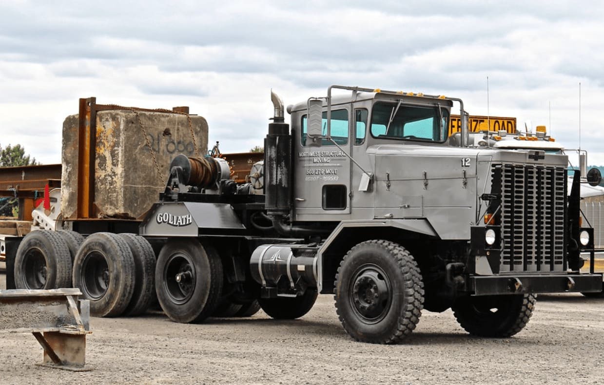 Эвакуатор OSHKOSH M911, тягач