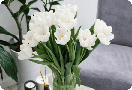 Изображение цветов в вазе