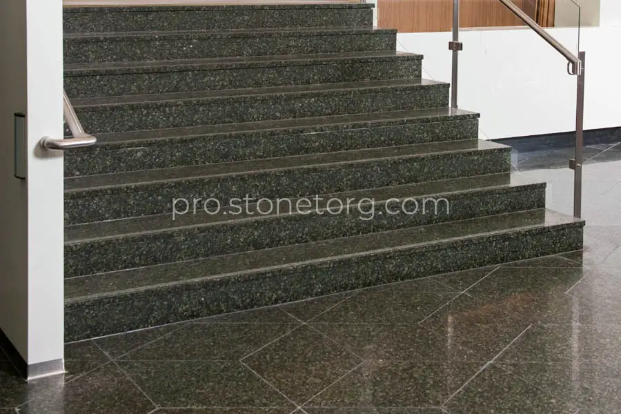 гранитные ступени уличные для крыльца из гранита облицовка лестниц