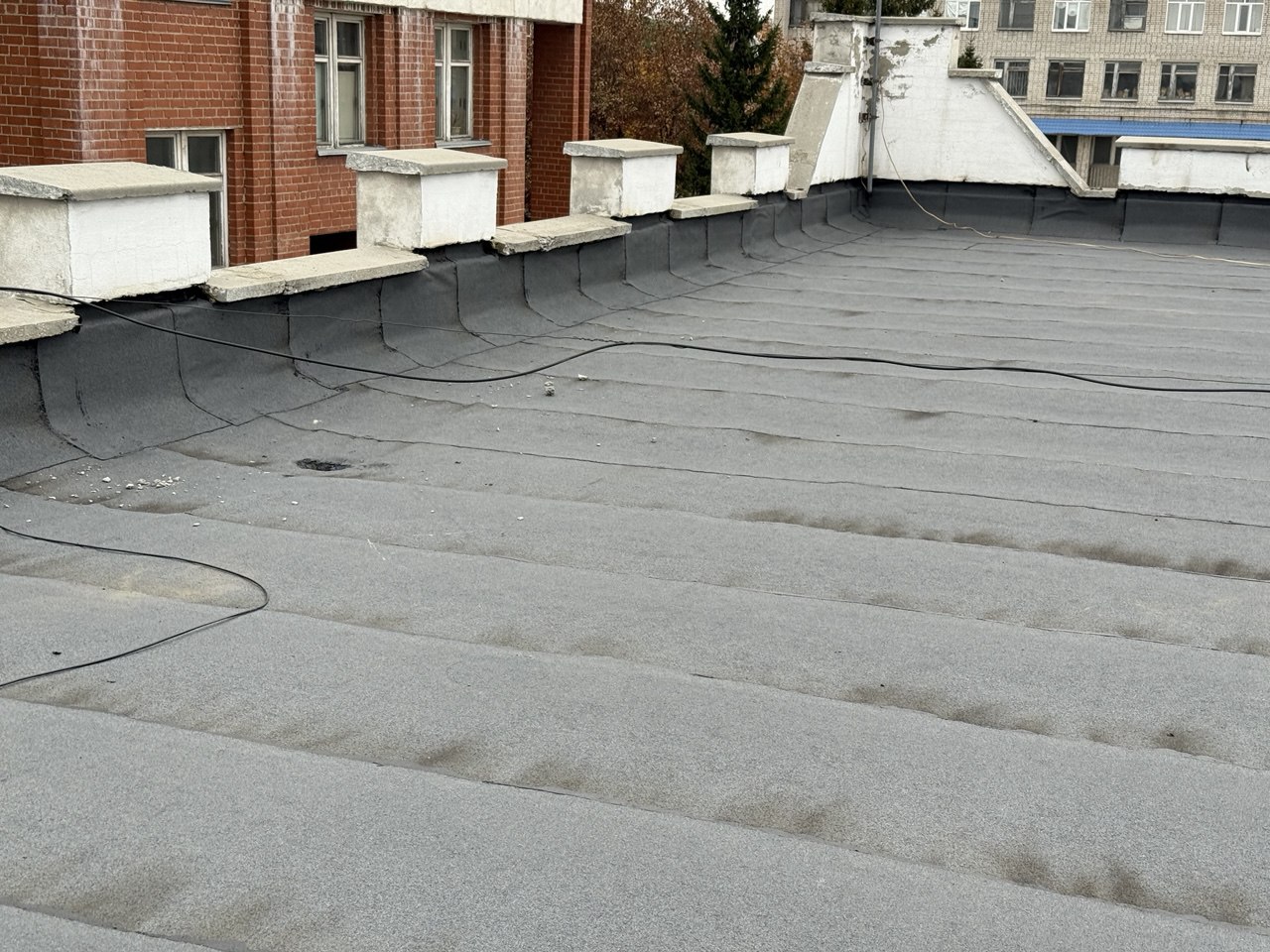 Монтаж кровли на коттедже