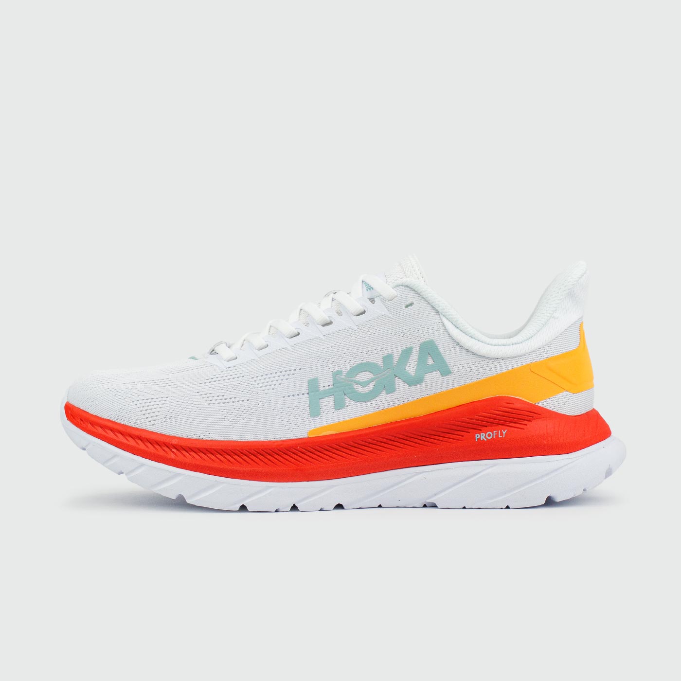 Mach 4 White Red чаще выбирают клиенты