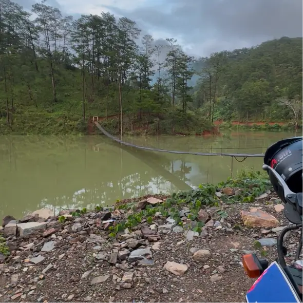 Da Nim thuong Suspension Bridge