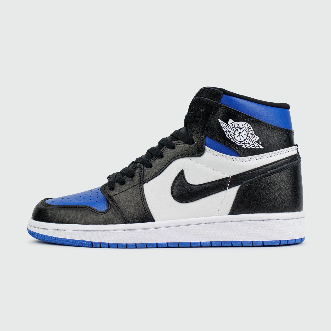 1 Retro Blue/White чаще выбирают клиенты