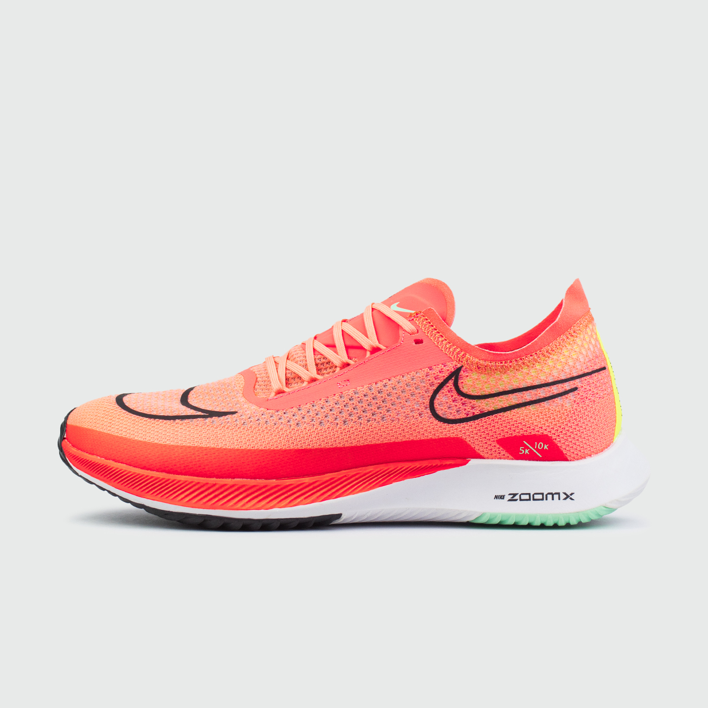 Zoomx Streakfly Orange чаще выбирают клиенты
