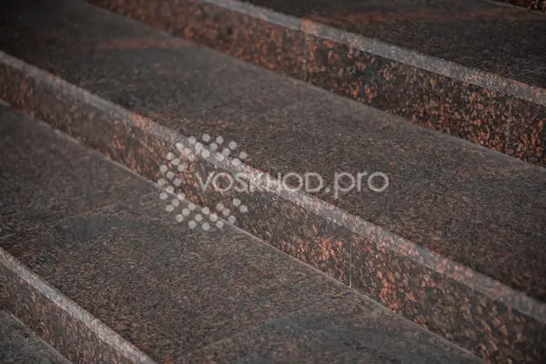 Гранит для облицовки лестниц, лестницы, ступени из гранита Балтийский фото москва