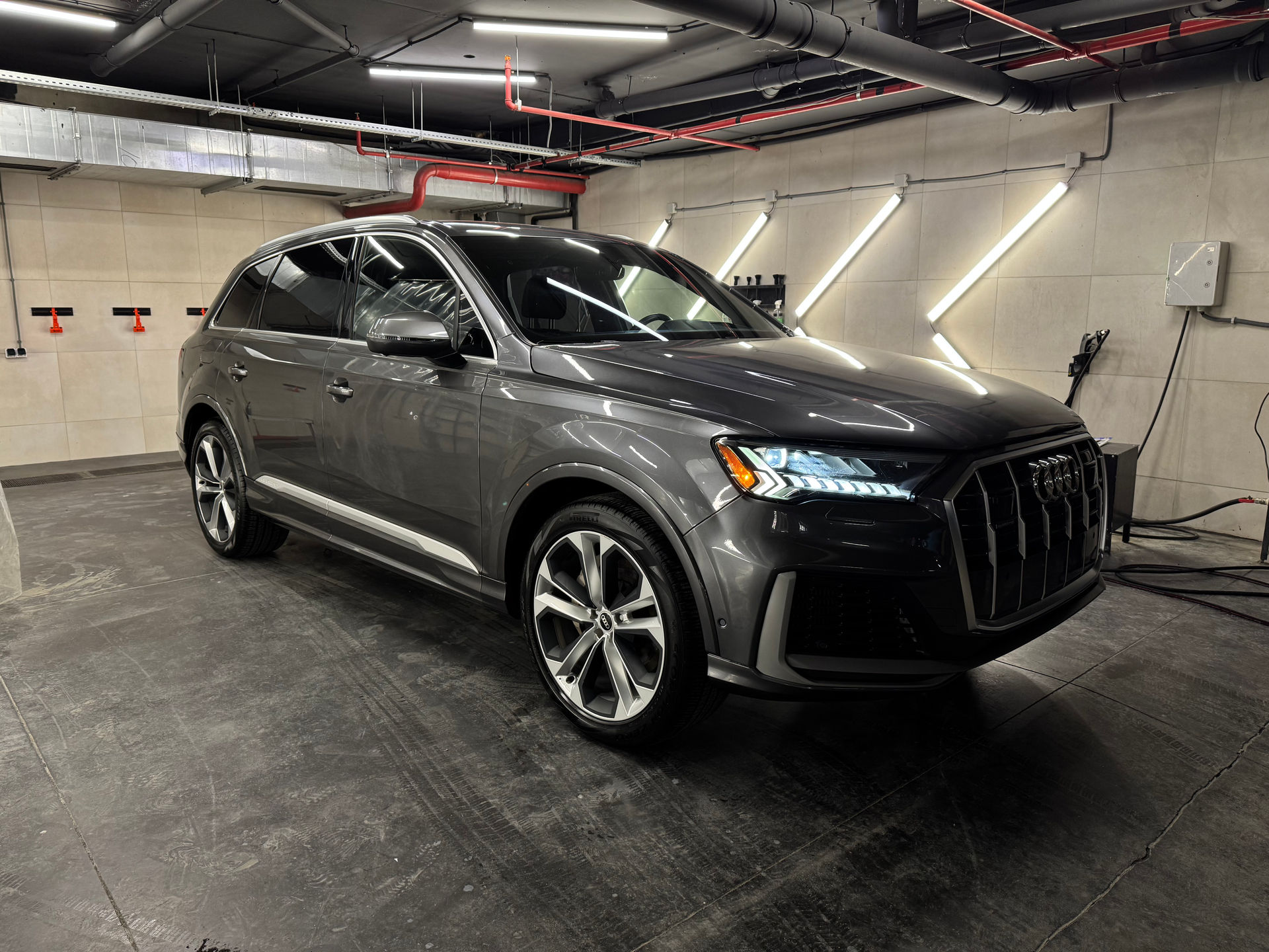 Аренда AUDI Q7 PRESTIGE 55TFSI QUATTRO TIPTRONIC в Грузии