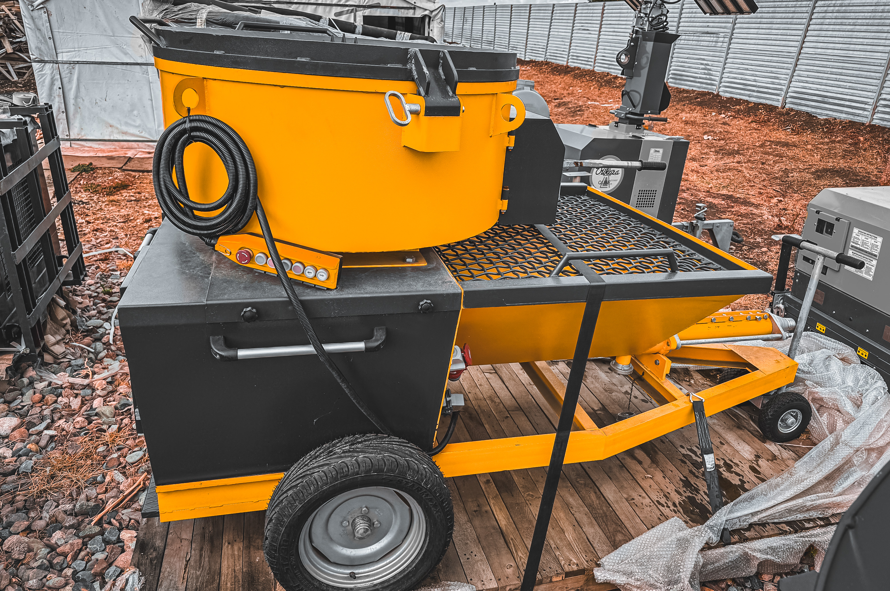 Мультивольтажная штукатурная станция PowerMix в работе