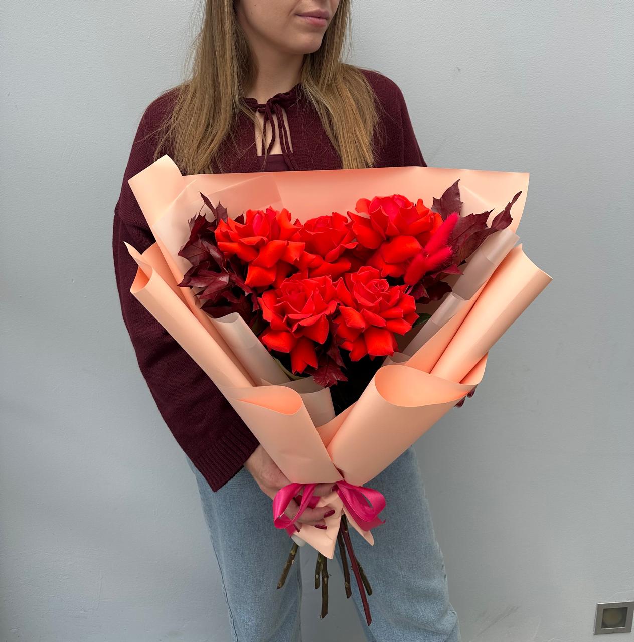 Букет цветов "Весенний луг". Доставка цветов в Южно-Сахалинске. Цветочная мастерская Лейка.