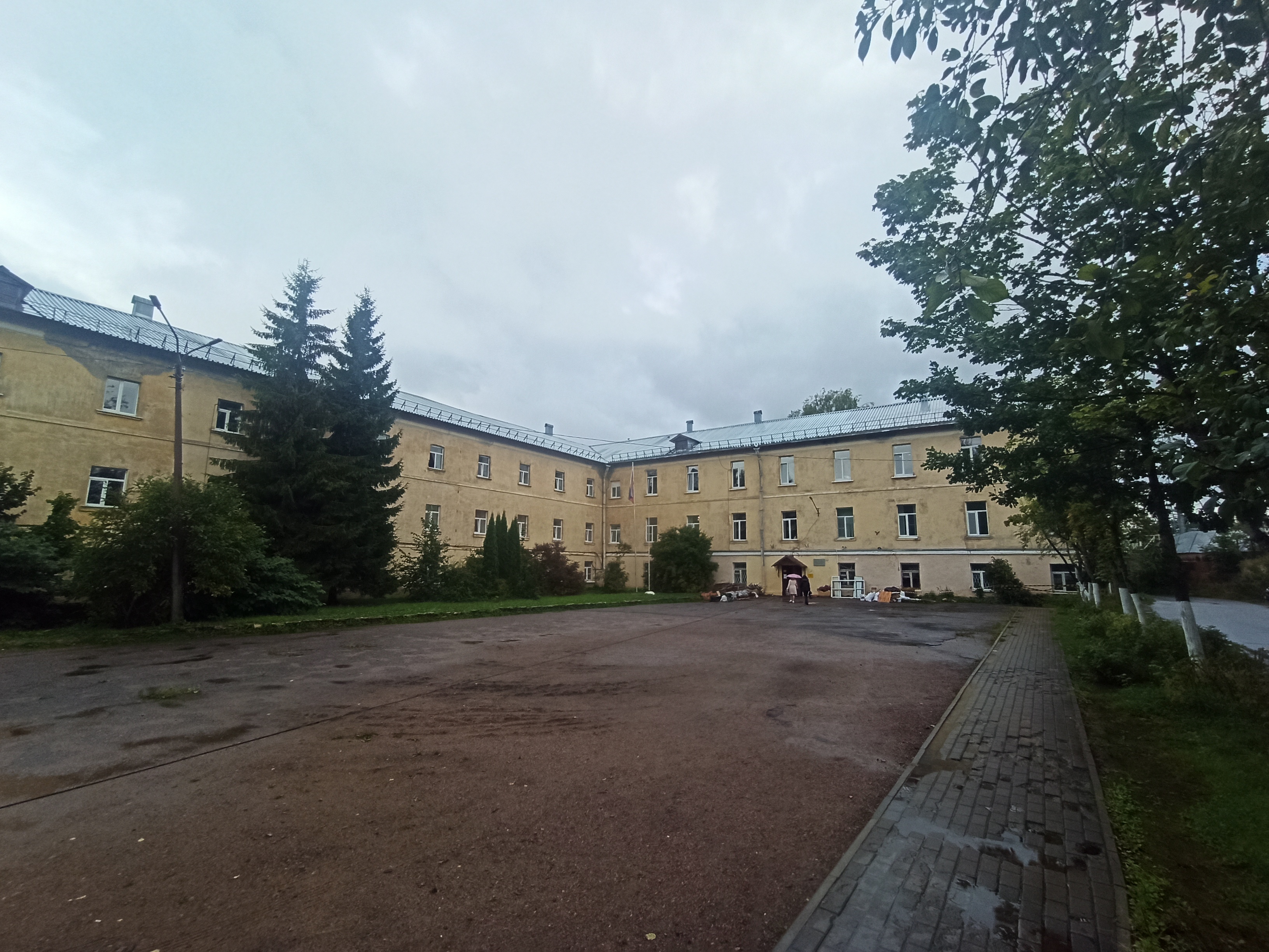 Школа №10 в Гатчине