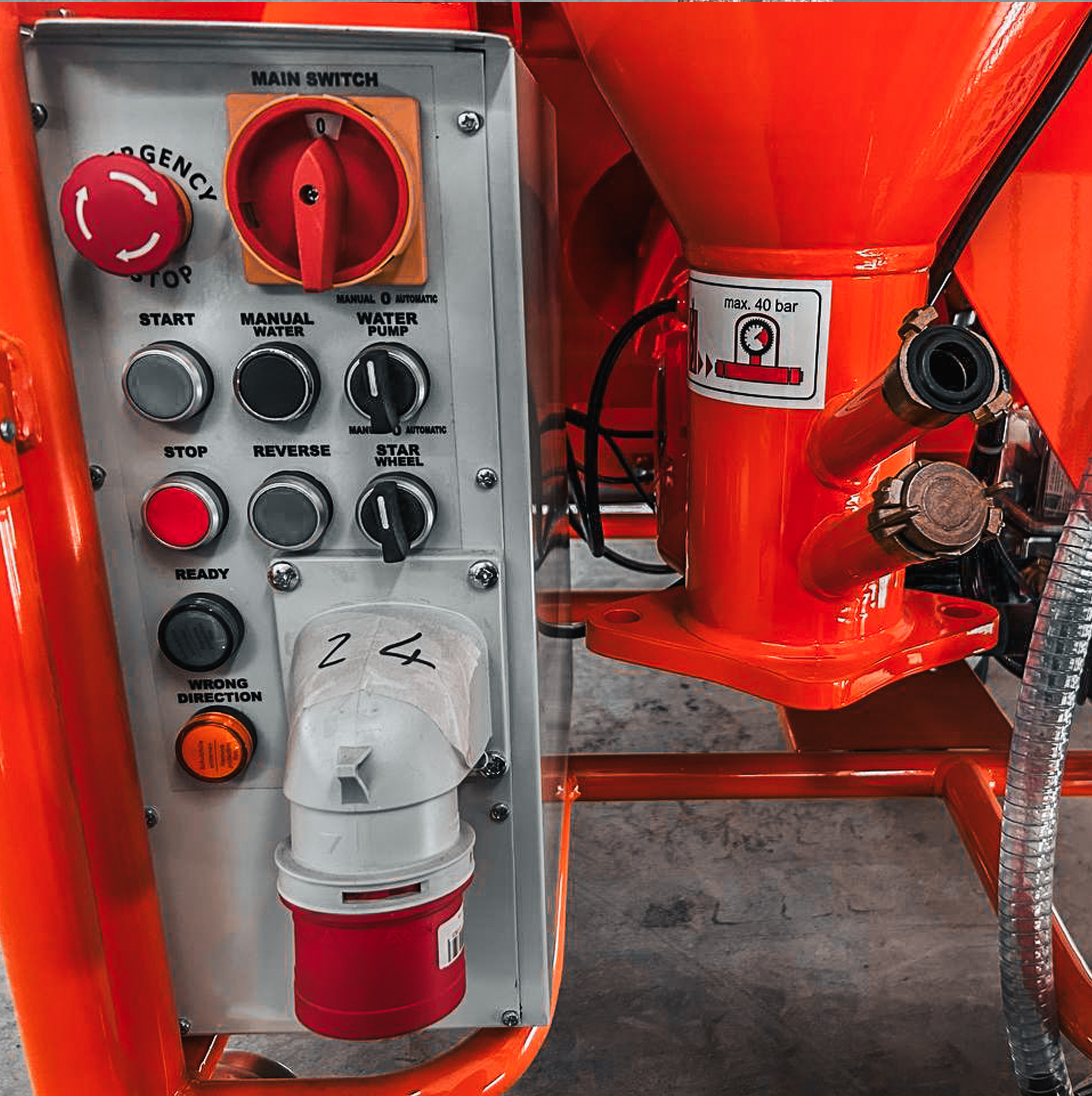 Мультивольтажная штукатурная станция PowerMix в работе