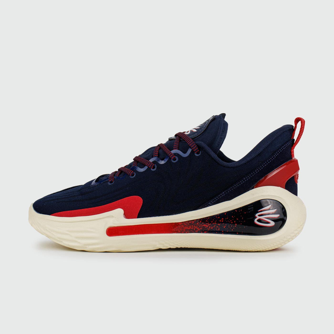 Curry 12 Navy Red чаще выбирают клиенты