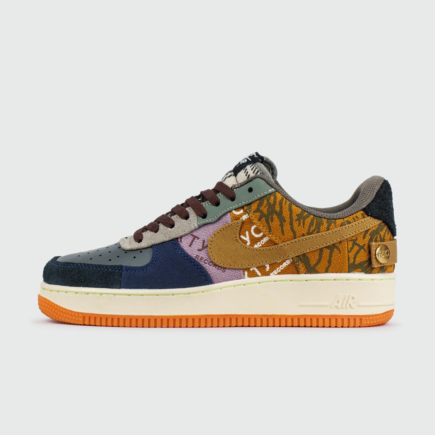 Air Force 1 Low x Travis Scott чаще выбирают клиенты