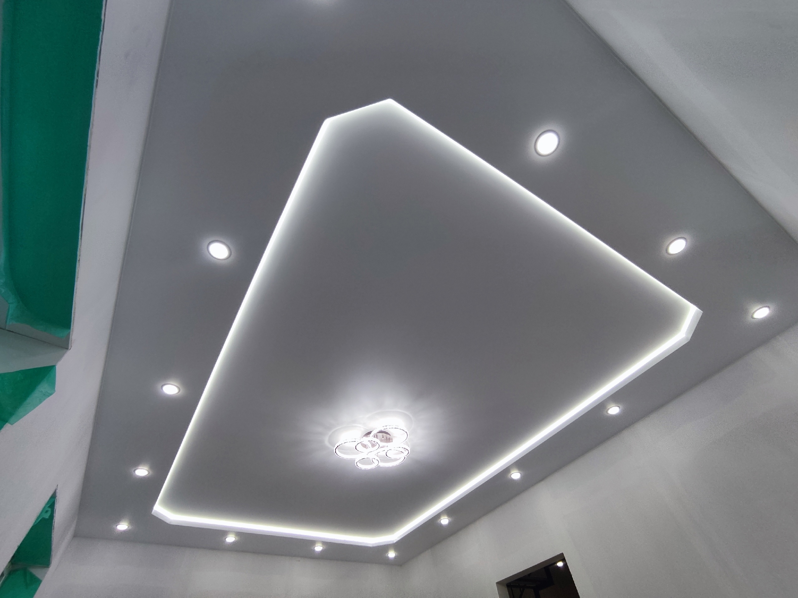 Каталог натяжных потолков в Тюмени - фотографии, цвета, цены