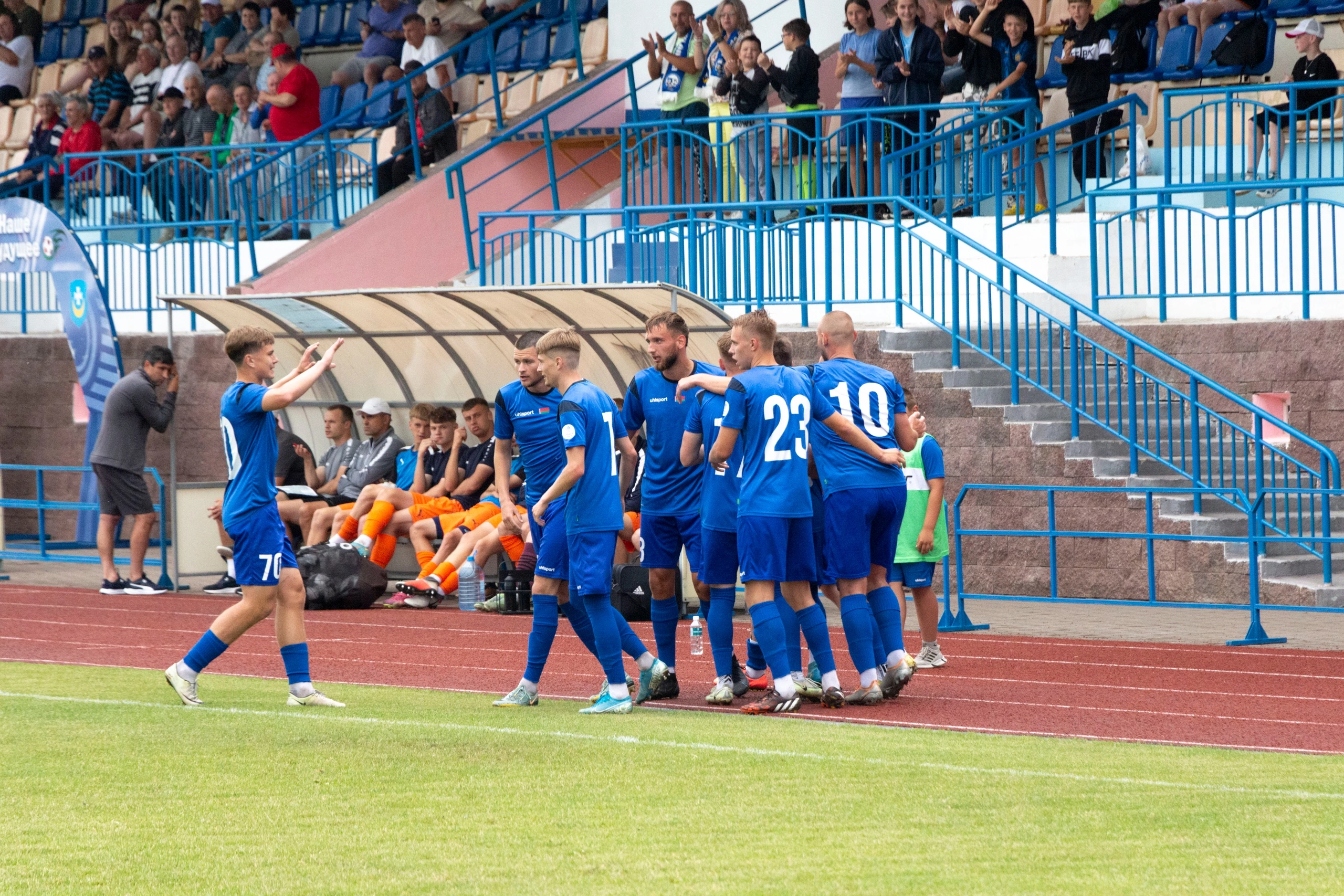 Волна,Шахтер Петриков,Молодечно-2018,Слоним-2017,Орша,Лида,Островец,Белшина,БАТЭ-2,Торпедо-БелАЗ-2,Динамо Минск-2,Энергетик-БГУ,Барановичи,Локомотив Гомель,Бумпром,Нива,Макслайн Витебск,АБФФ U-17