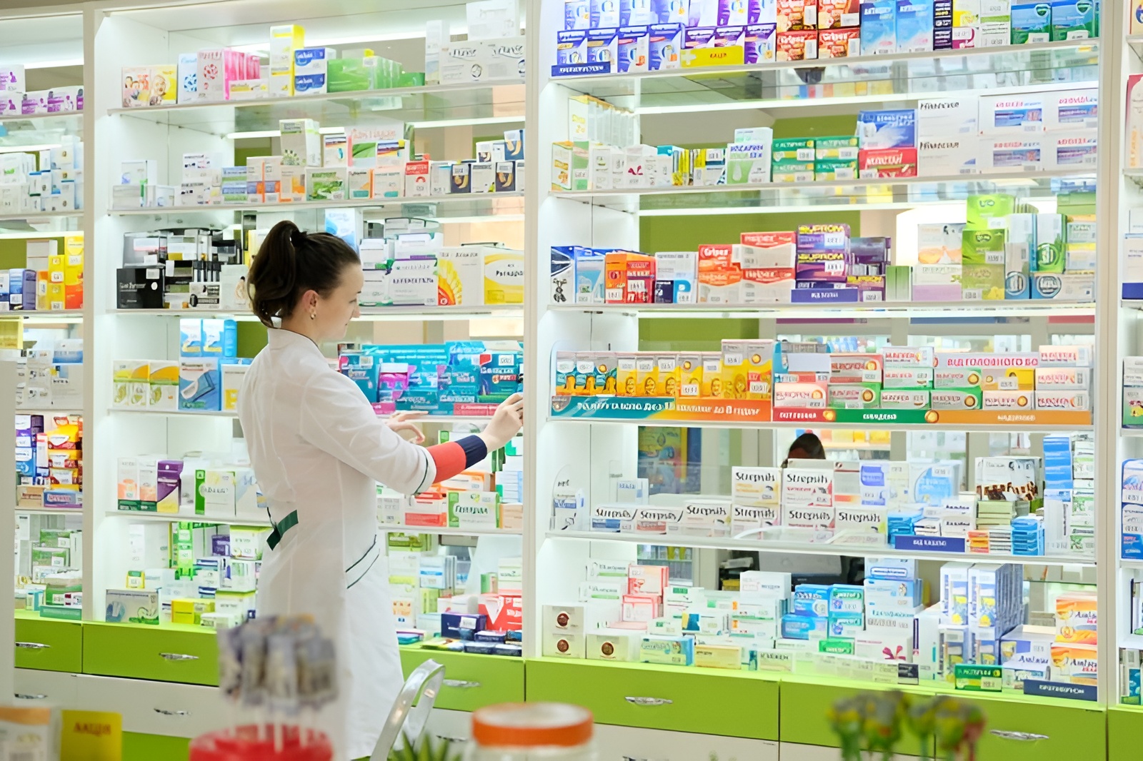 Сотрудничество с аптеками и специализированными магазинами