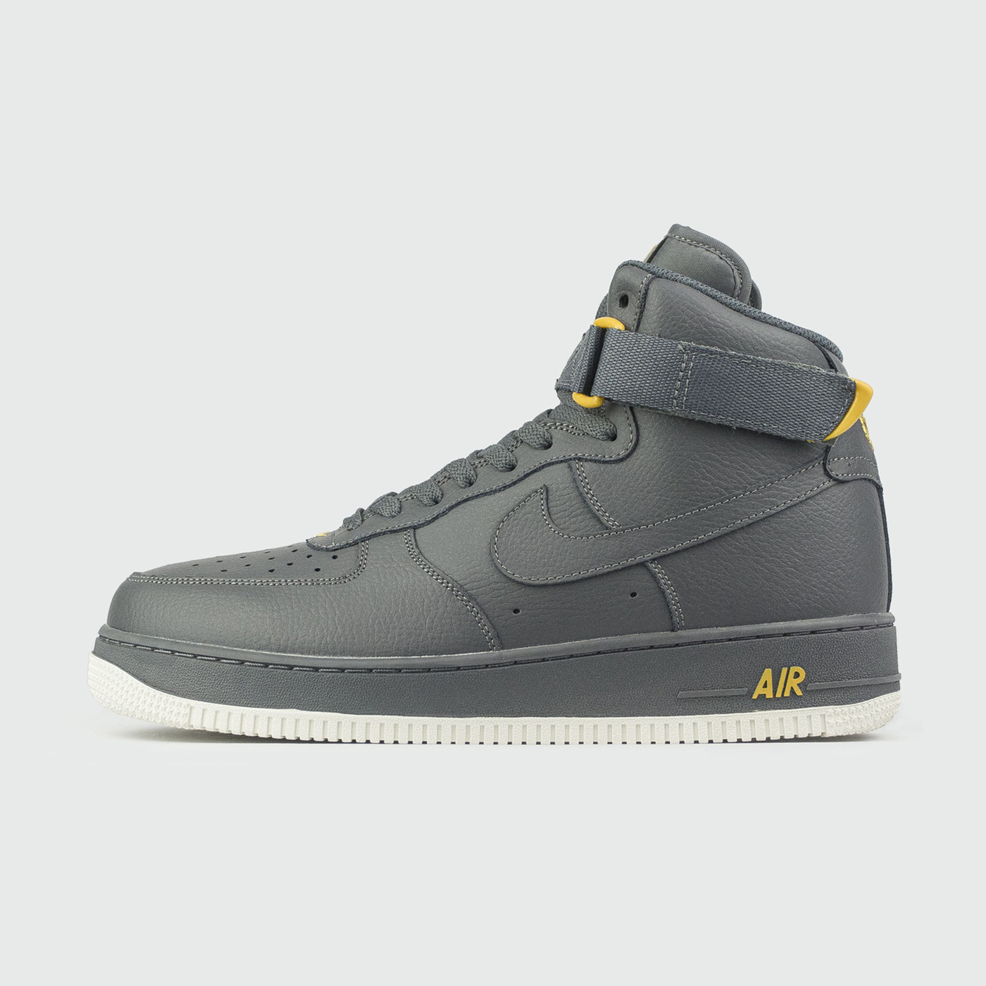 Air Force 1 Mid Grey чаще выбирают клиенты
