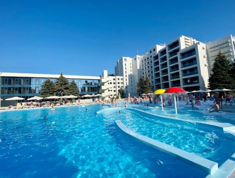 подогреваемый бассейн в Россиянки