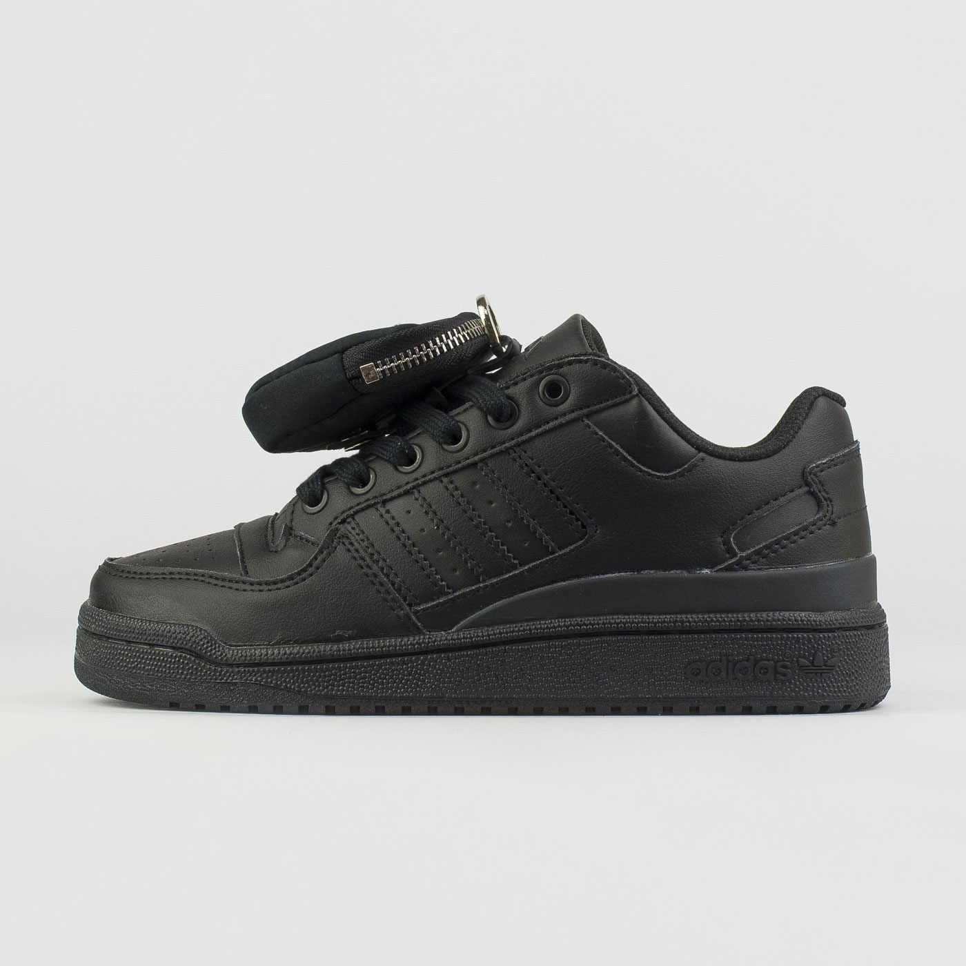 Forum Low x Prada Black чаще выбирают клиенты