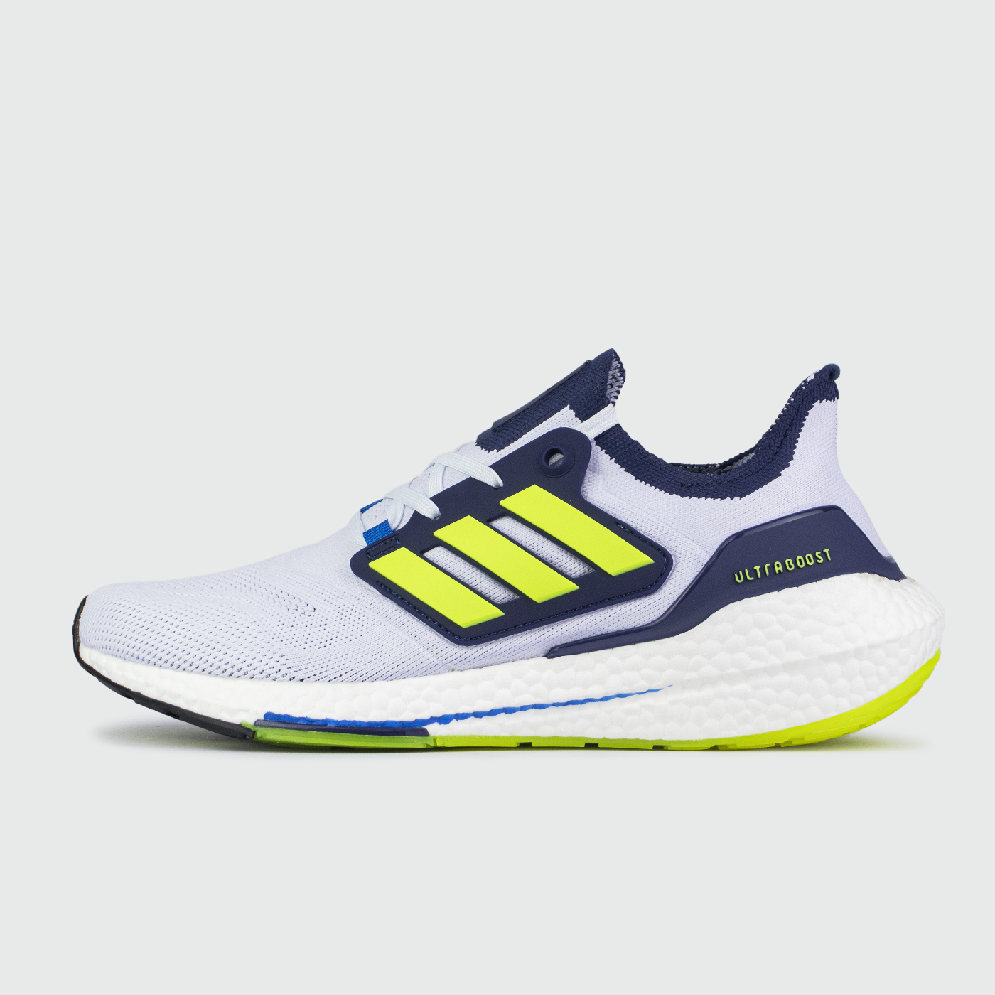 Ultraboost 22 White/Blue/Yellow чаще выбирают клиенты