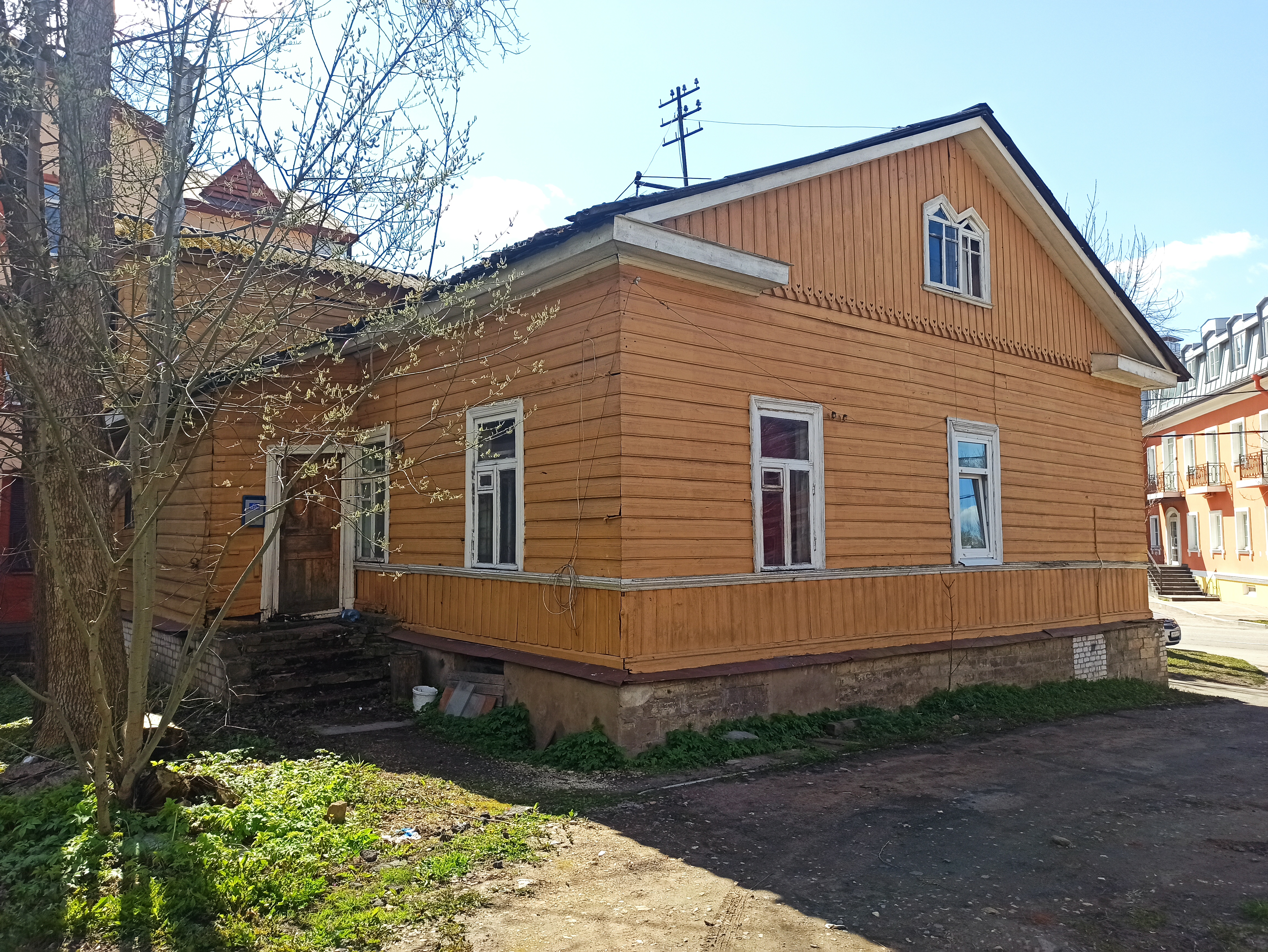 Горького 24, Гатчина, аварийный дом