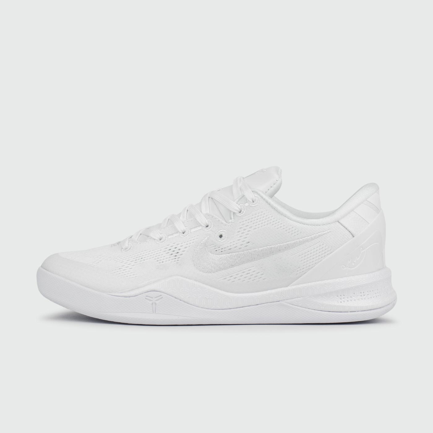 Kobe 8 Protro Triple White Wmns чаще выбирают клиенты