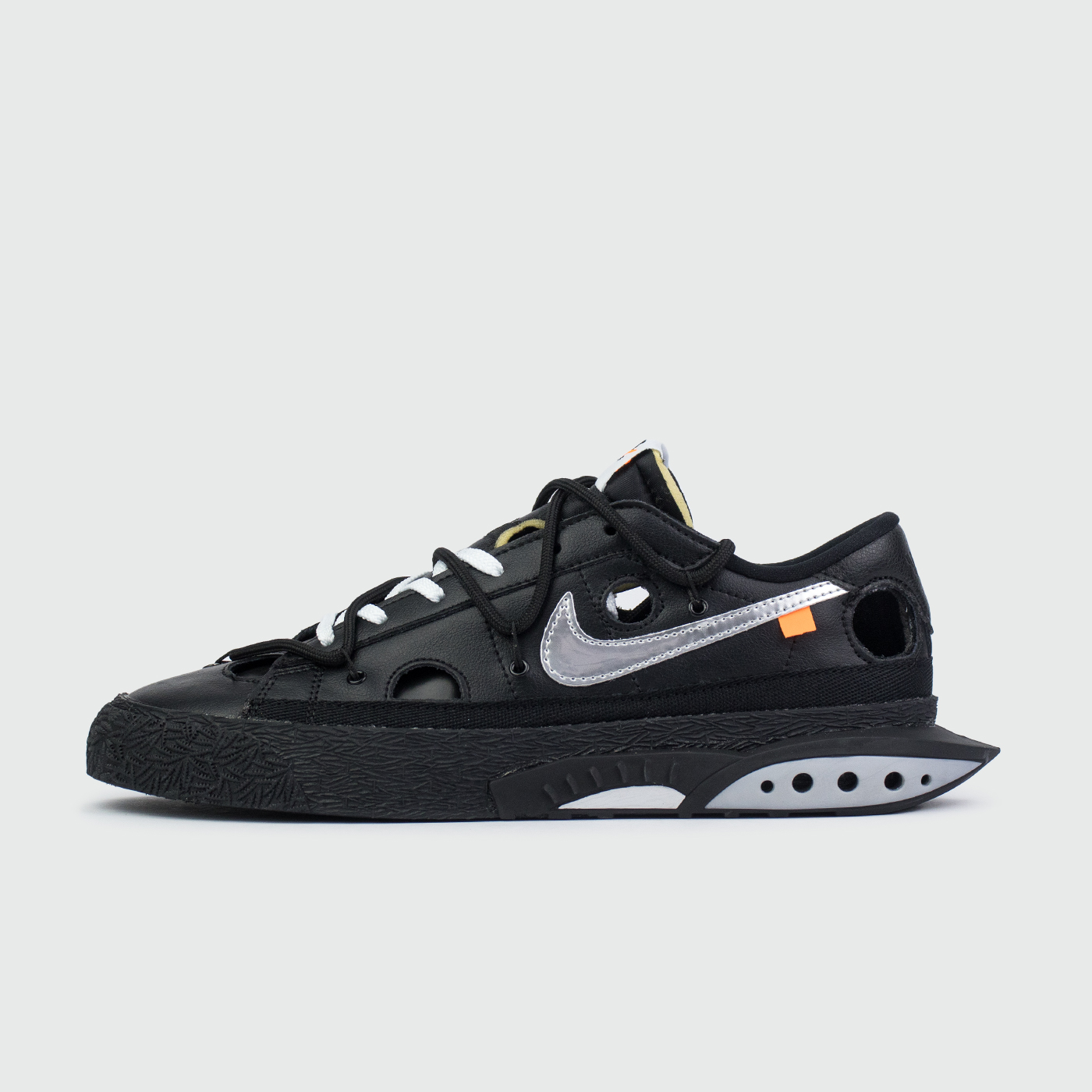 Blazer Low x Off-White Black Silver чаще выбирают клиенты