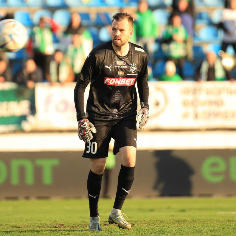 Так ли худо у «Минска» с вратарями, что клубу вдруг понадобился кипер ...