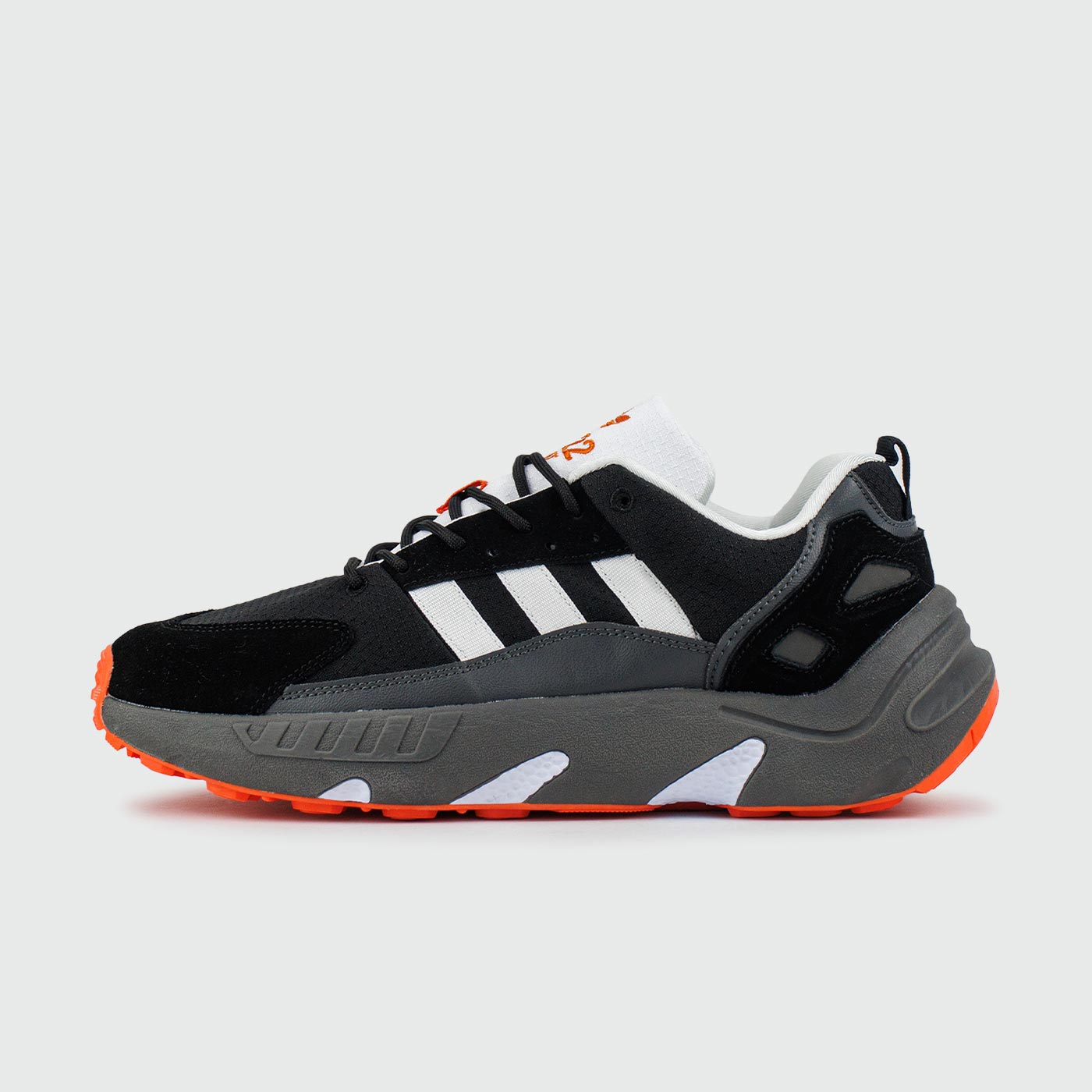 ZX 2022 Black/White чаще выбирают клиенты