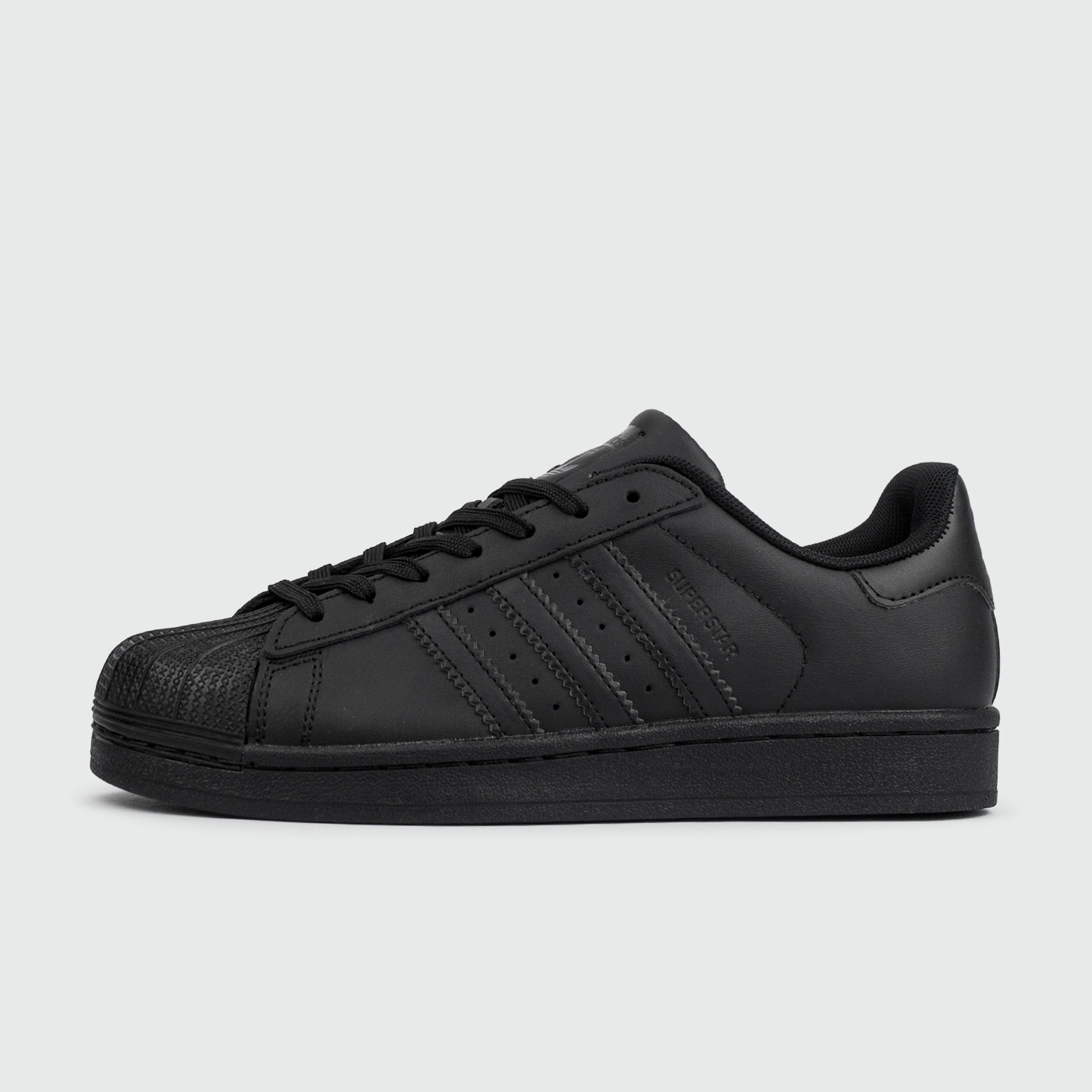 SuperStar Wmns Triple Black чаще выбирают клиенты