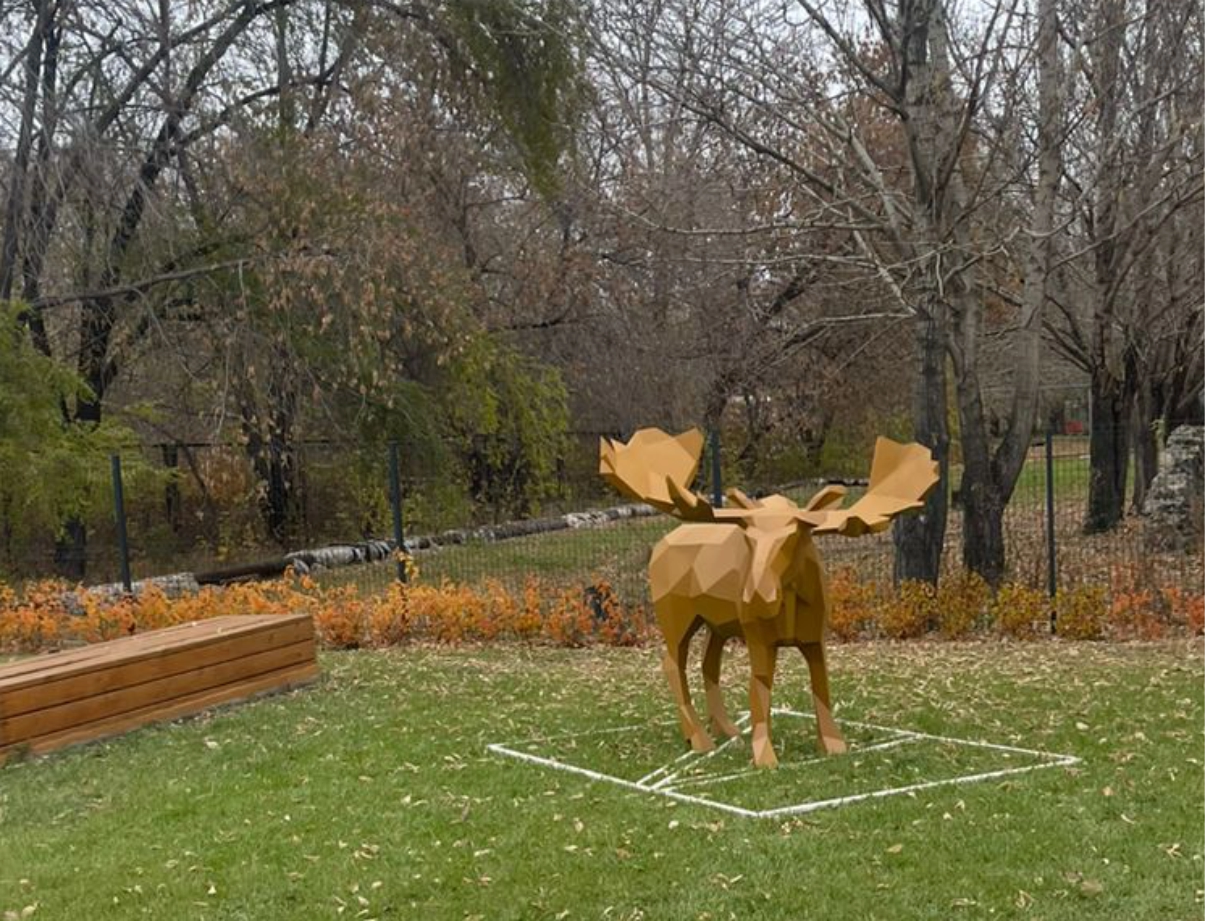 Медведь со щитом Полигональная фигура Медведь со щитом