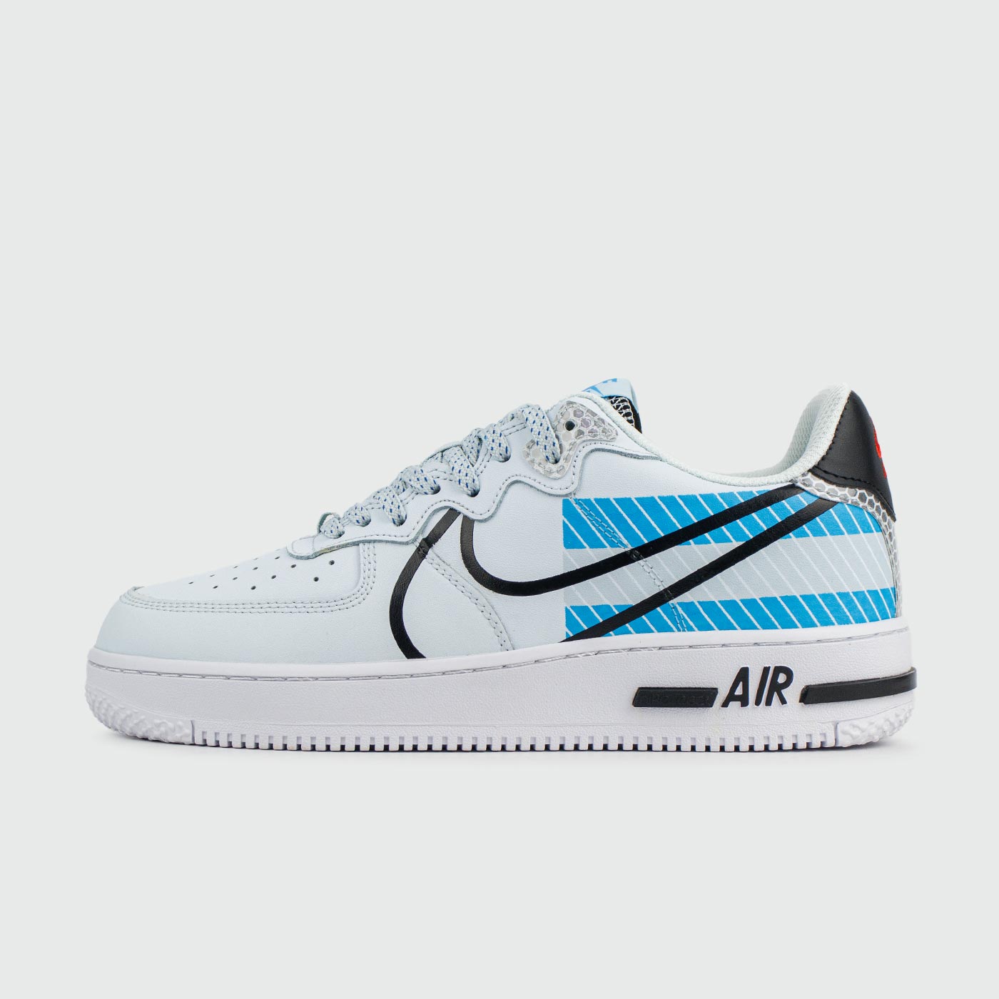 Air Force 1 React Grey White чаще выбирают клиенты