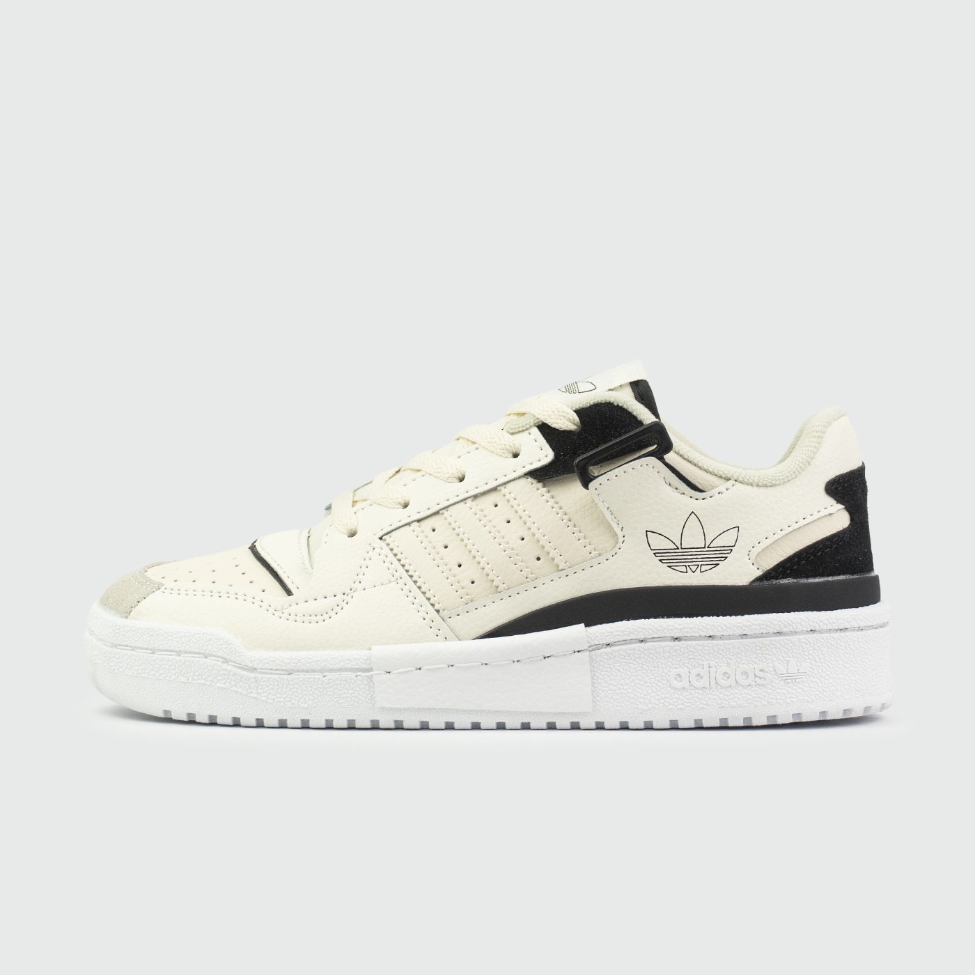 Forum Low Wmns White/Black чаще выбирают клиенты