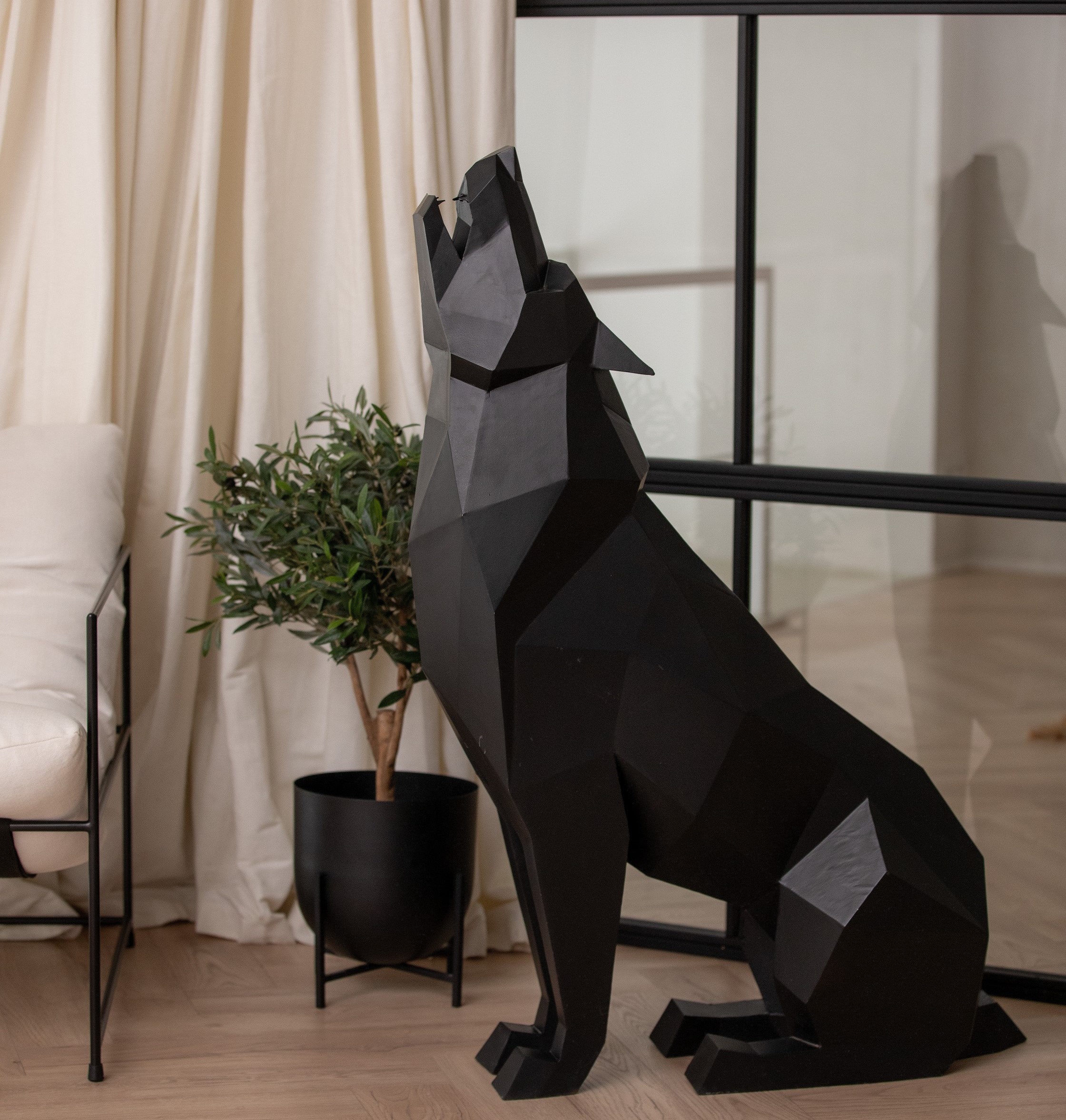 Полигональная скульптура Волк