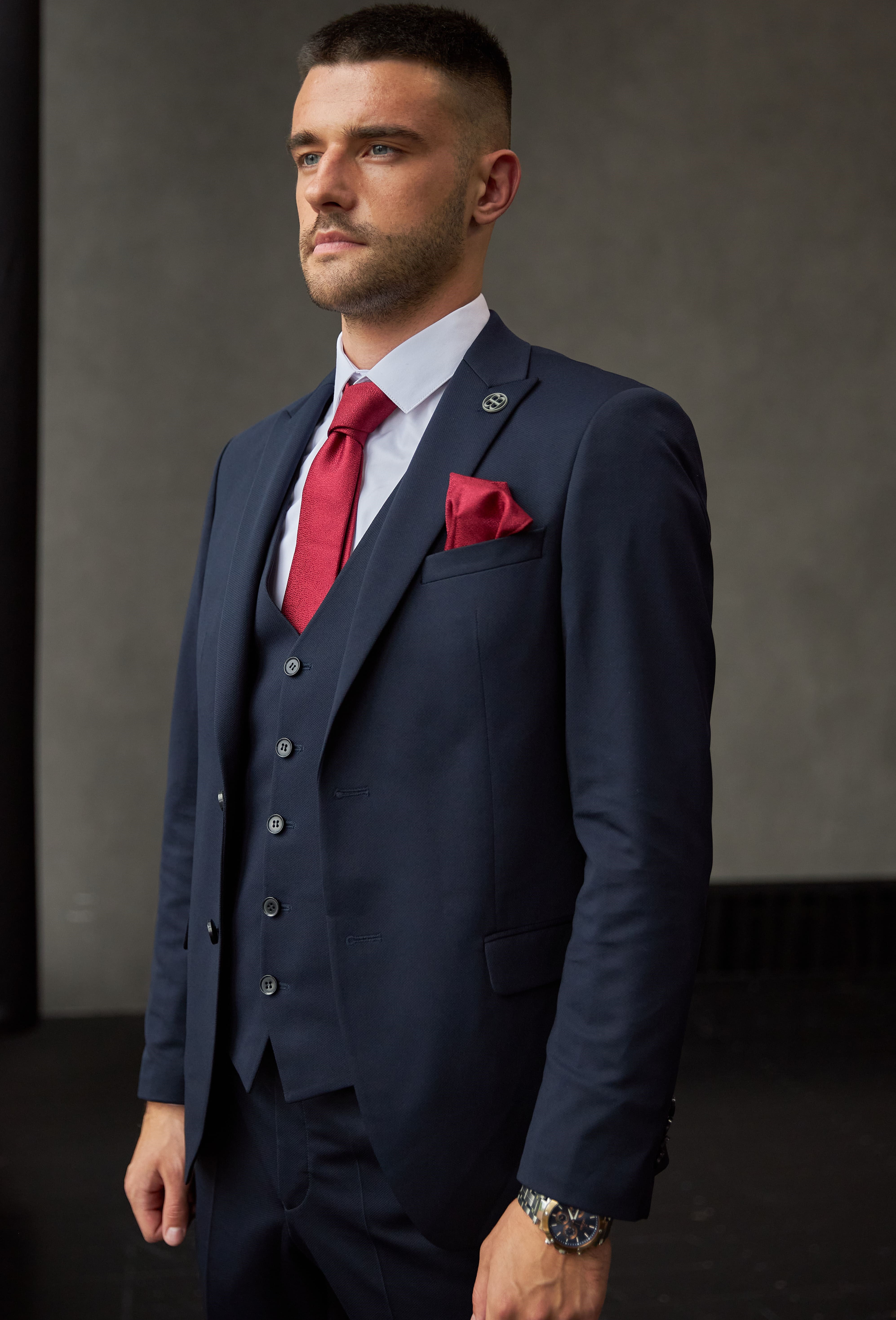 Прокат классических костюмов SUITS