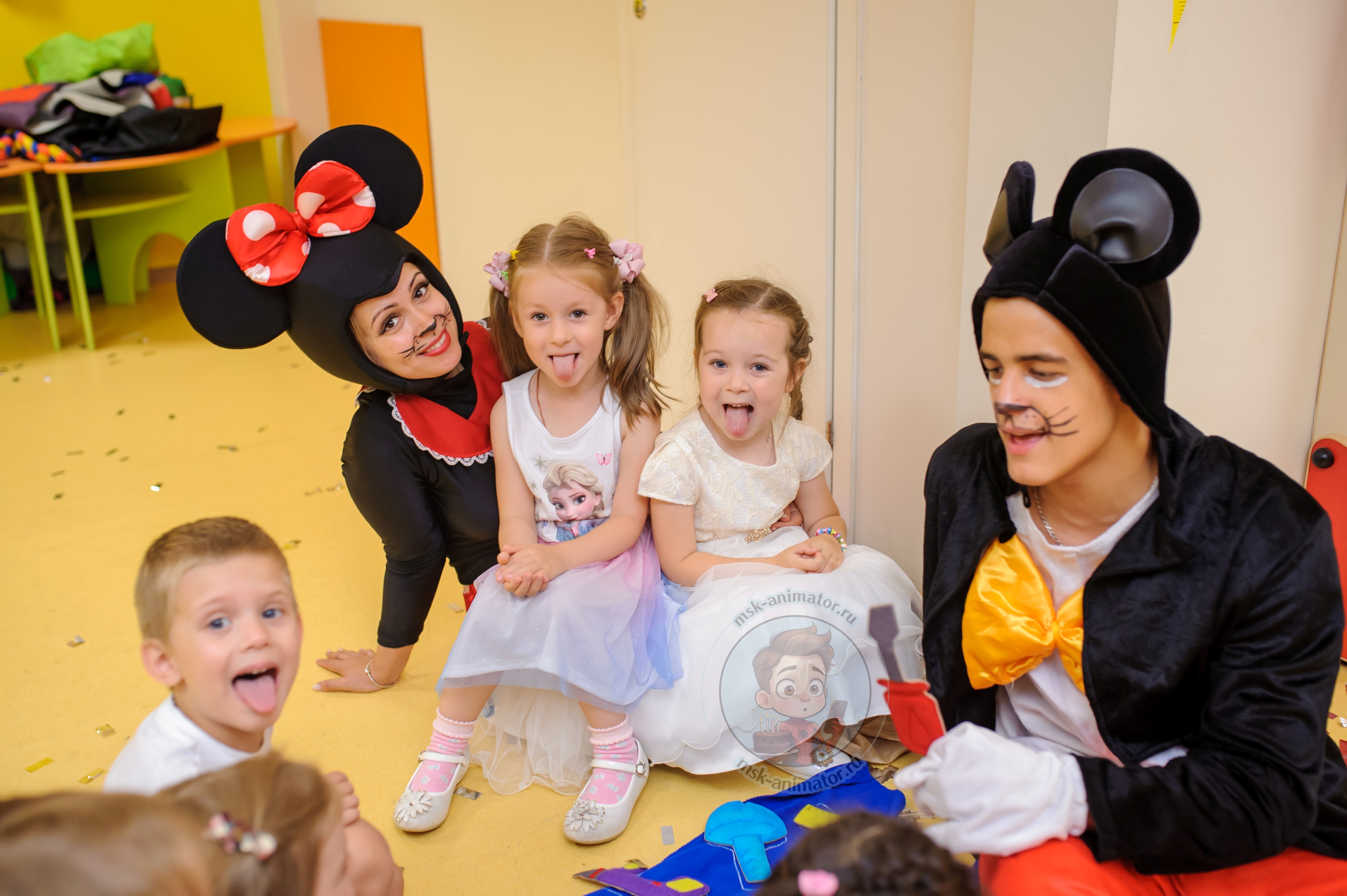 animatory-mikki-i-minni-maus-na-den-rozhdeniya