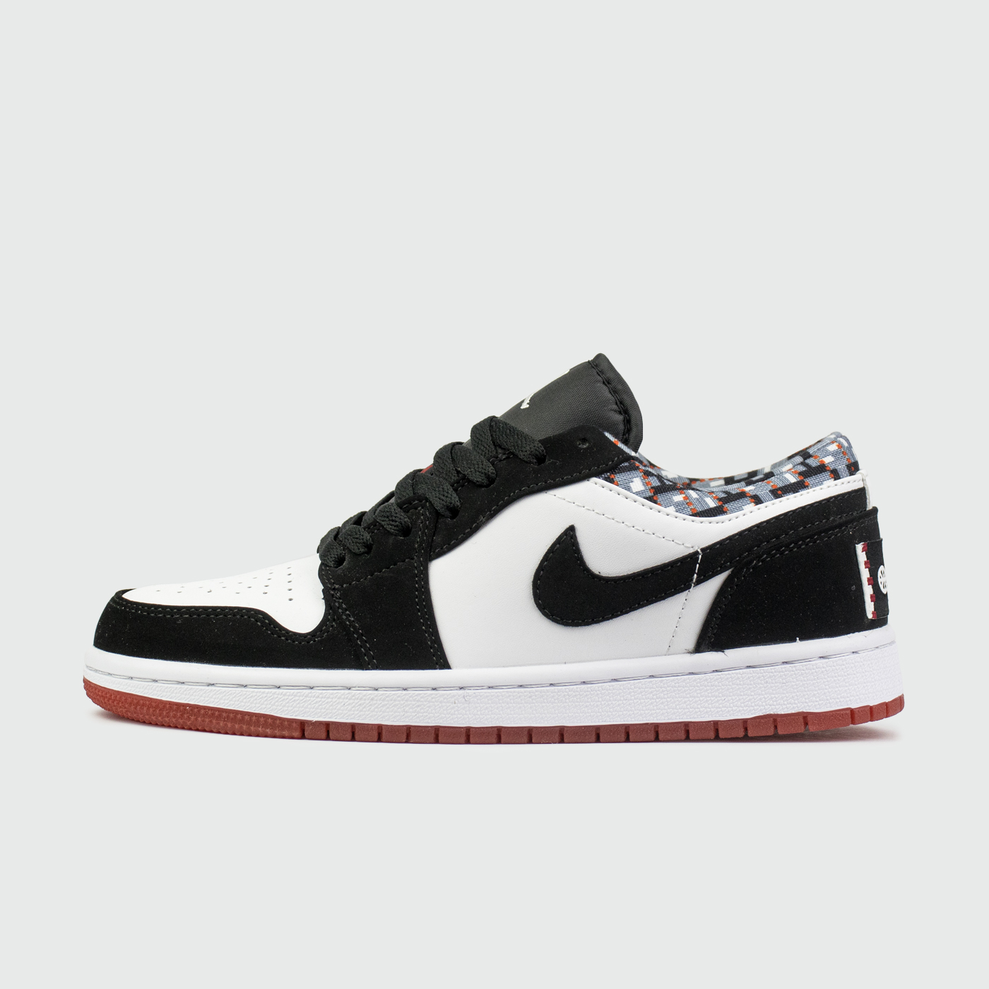 1 Low Wmns Quai 54 чаще выбирают клиенты