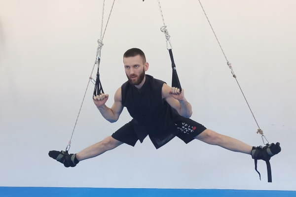 Тренажер Альфа-гравити для увеличения мобильности суставов, растяжения мышц и позвоночника, улучшения функциональной деятельности мышц.