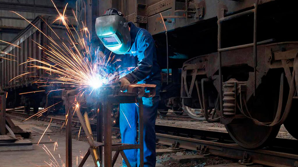 сварщик в сфере железнодорожного хозяйства